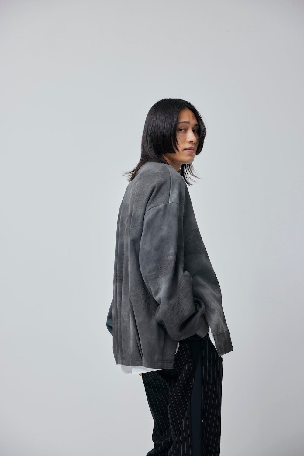 LB23AW-PO04-STC | 3D漆喰風ピグメントプルオーバー | IRON