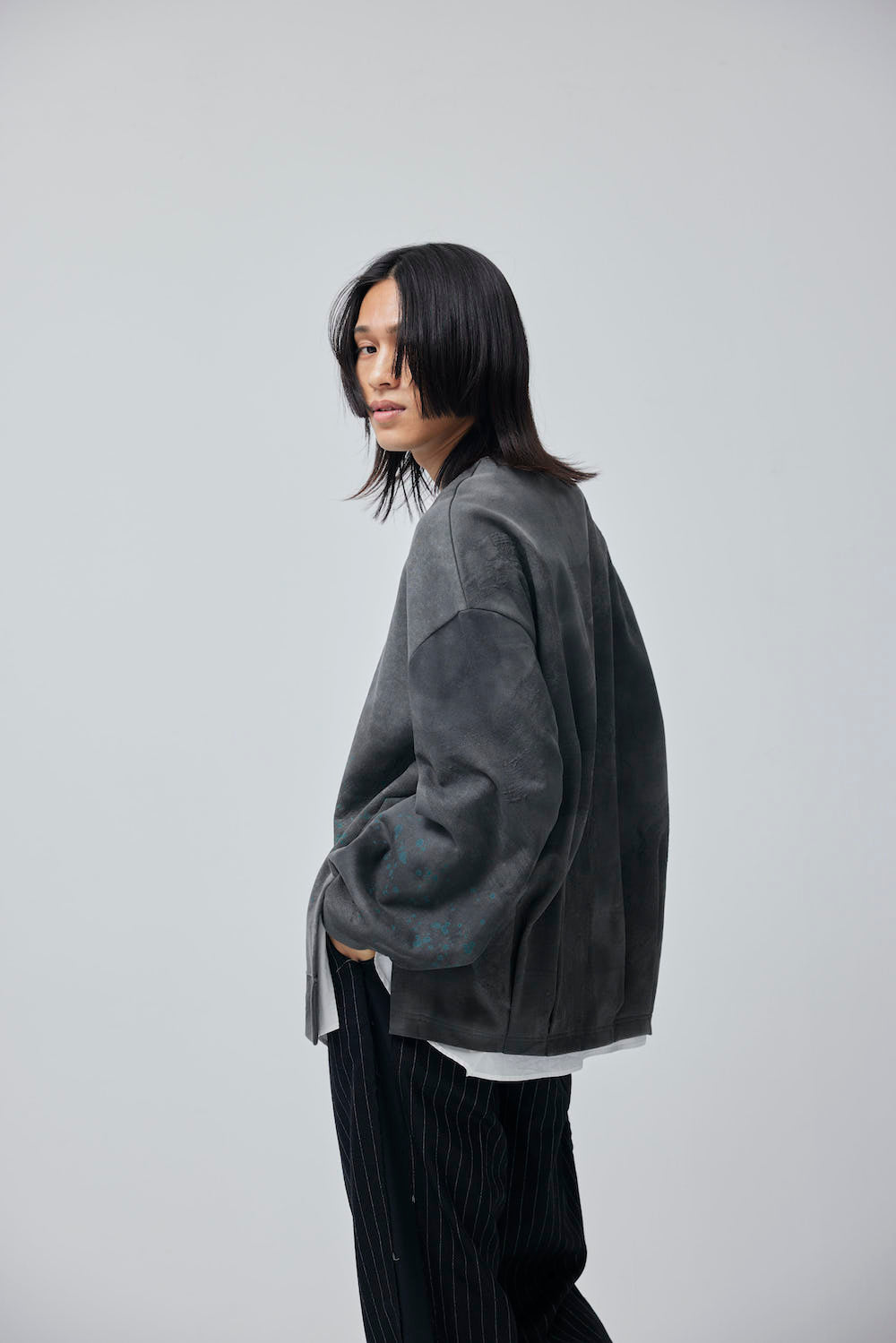 LB23AW-PO04-STC | 3D漆喰風ピグメントプルオーバー | IRON
