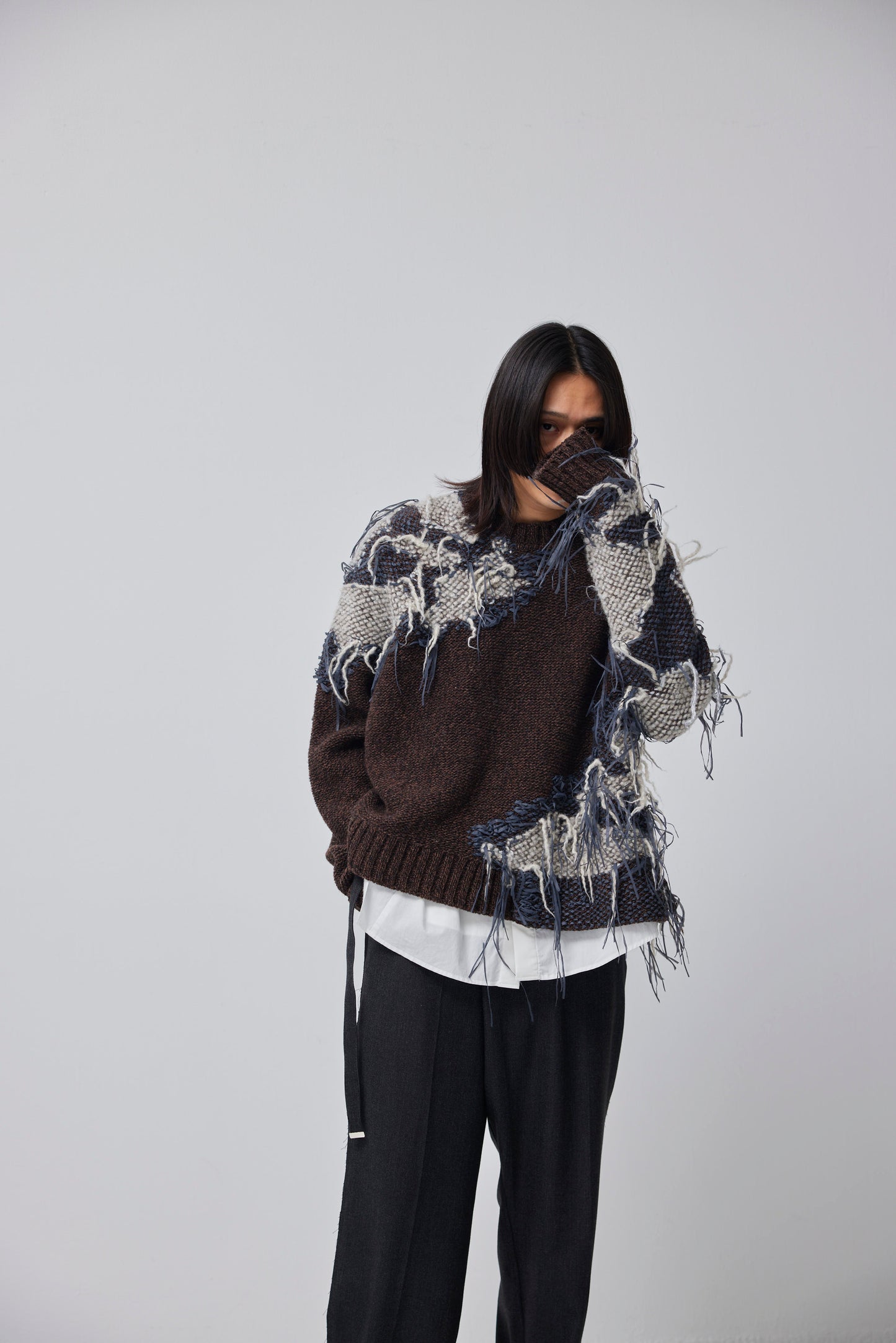 LB23AW-KN01-TRA-DA | スレッドニッティングインターシャセーター | BROWN