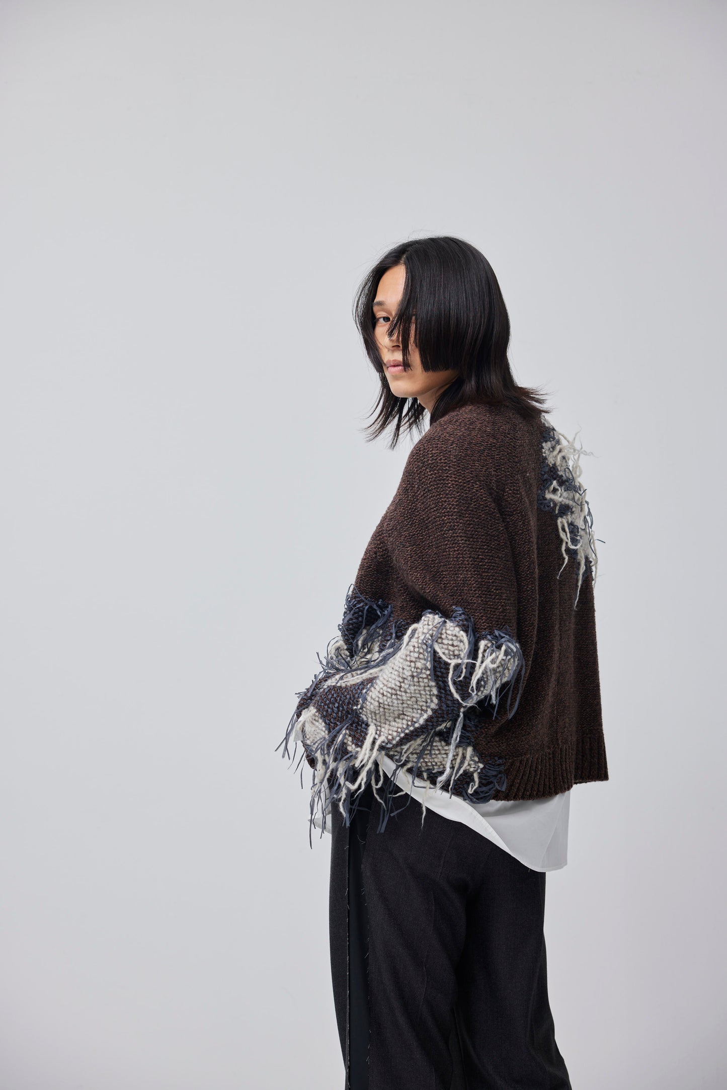 LB23AW-KN01-TRA-DA | スレッドニッティングインターシャセーター | BROWN