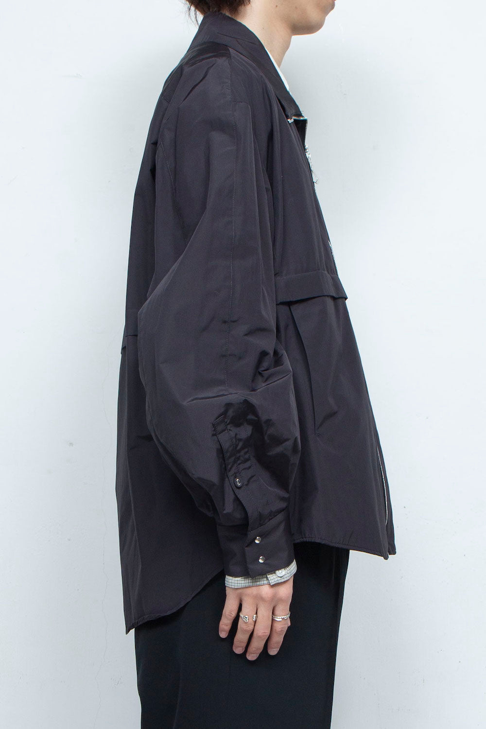 LB24SS-SHBL01-TFT | Powder Touch Taffeta Track Shirt Jacket | BLACK