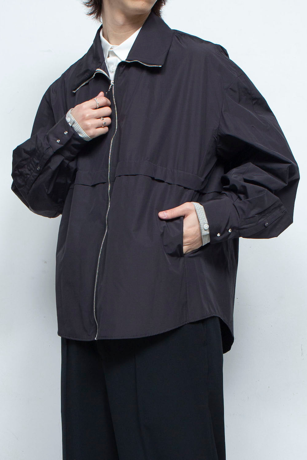 LB24SS-SHBL01-TFT | Powder Touch Taffeta Track Shirt Jacket | BLACK