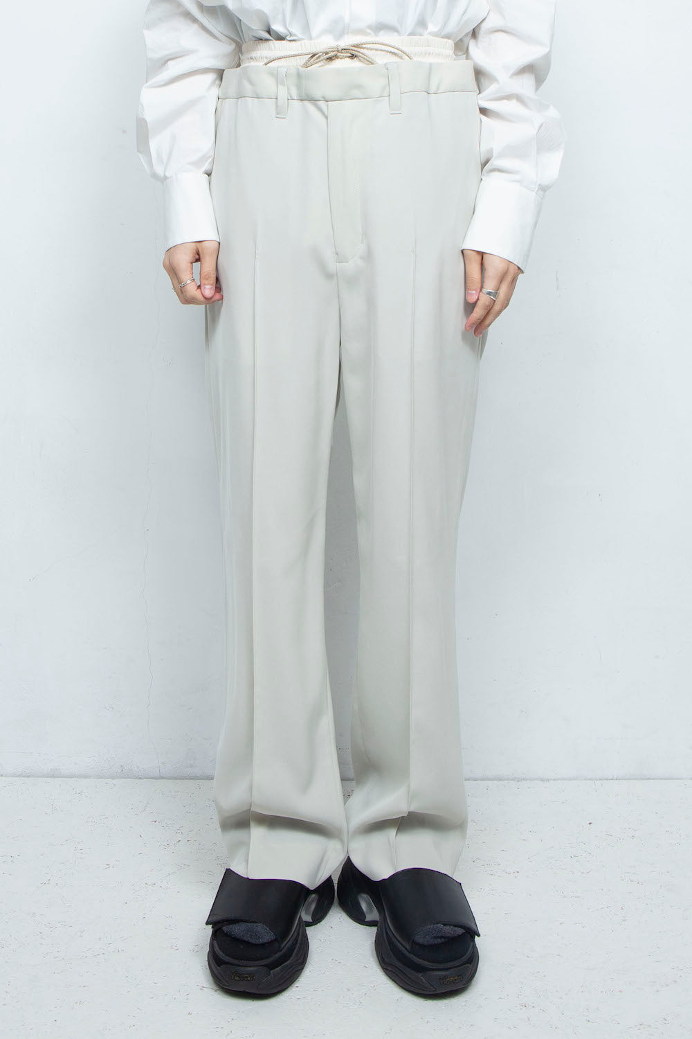 LB24SS-PT06-SLV-PL | ダブルウエストストレートトラウザー | OYSTER×OFF WHITE