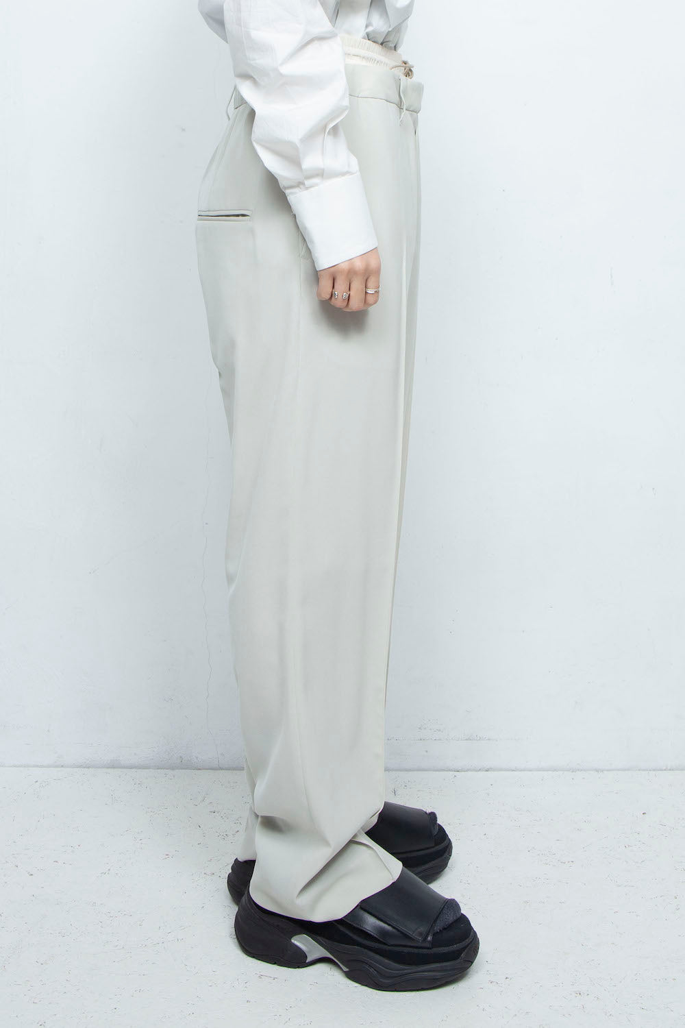 LB24SS-PT06-SLV-PL | ダブルウエストストレートトラウザー | OYSTER×OFF WHITE