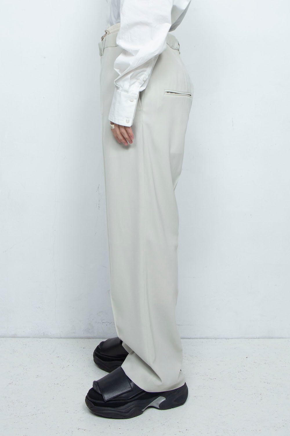 LB24SS-PT06-SLV-PL | ダブルウエストストレートトラウザー | OYSTER×OFF WHITE