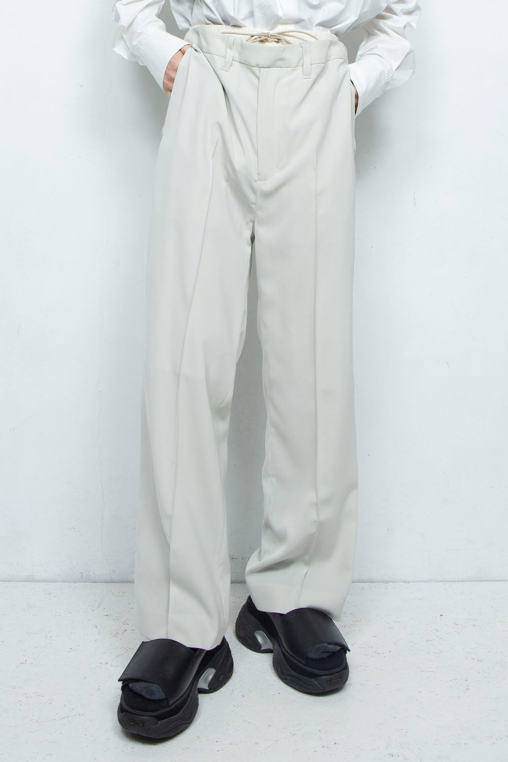 LB24SS-PT06-SLV-PL | ダブルウエストストレートトラウザー | OYSTER×OFF WHITE