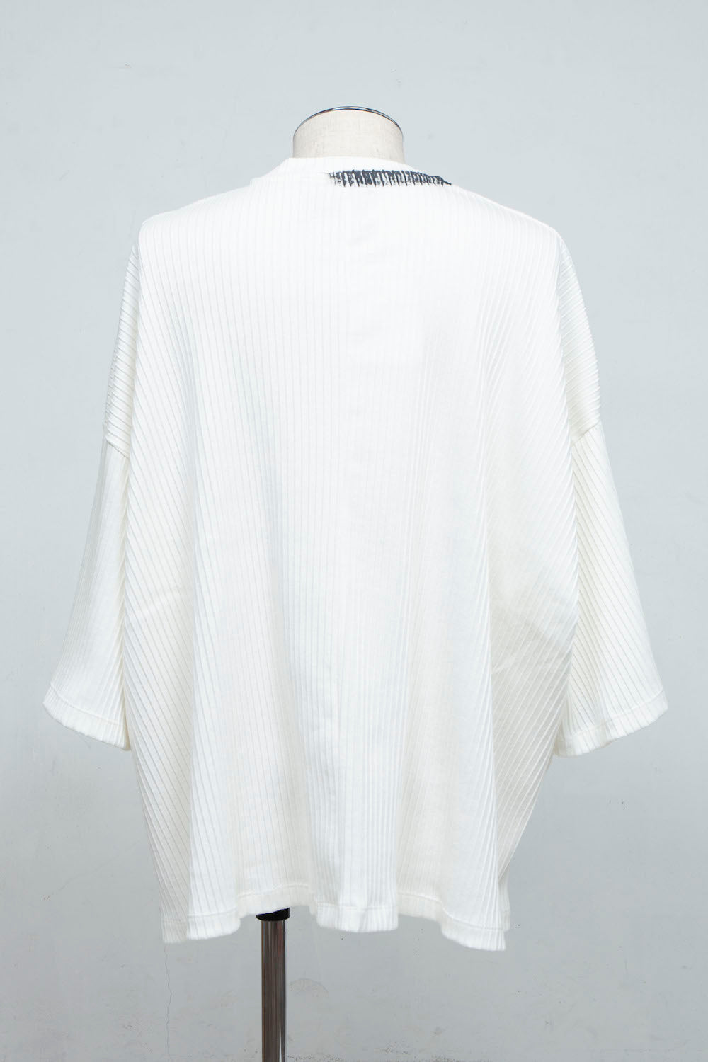 LB24SS-TE09-CPR-HP | 手绘褶皱罗纹针织侧开衩 T 恤 | OFF WHITE