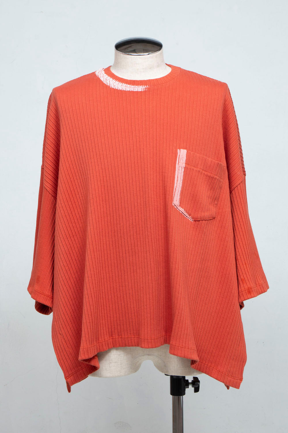 LB24SS-TE09-CPR-HP | ハンドペイントプリーツリブニットサイドベンツTシャツ | BURNT ORANGE