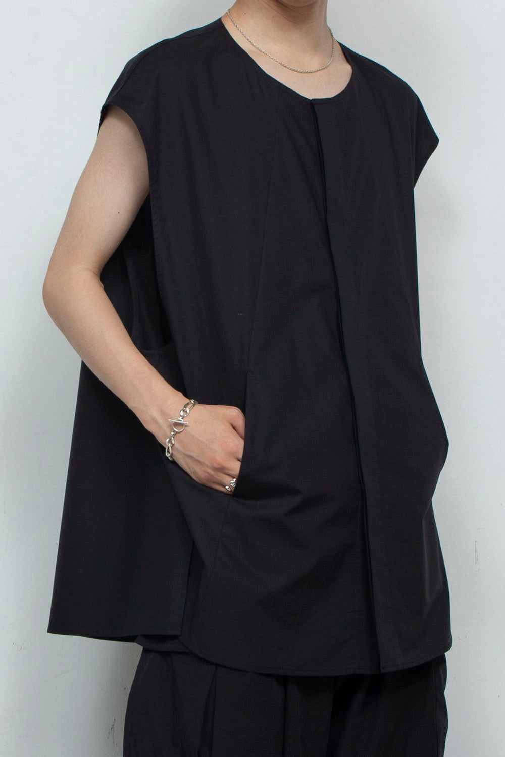 *Limited Edition* LB24SS-KNPS01-TRA-TE | Thread Intarsia Summer Knit Crew Neck | BLACK