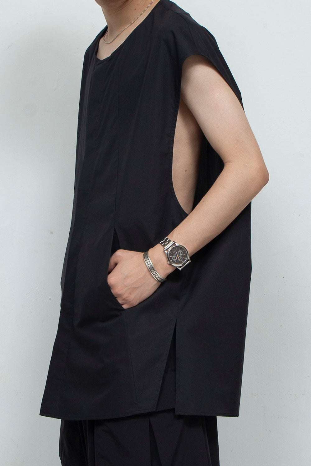 *Limited Edition* LB24SS-KNPS01-TRA-TE | Thread Intarsia Summer Knit Crew Neck | BLACK