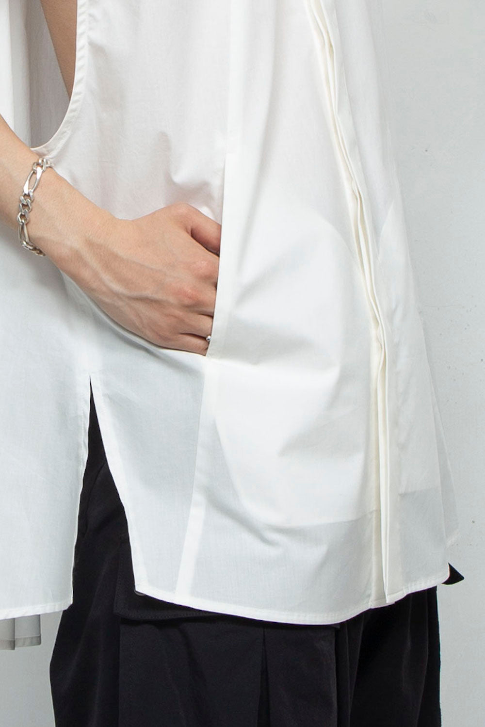 〈再入荷〉LBLM-ESSH01 | ノースリーブインナーブラウス | WHITE