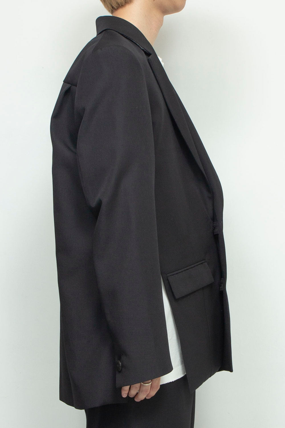 LB24AW-JK06-ADK | サイドベントテーラードジャケット | BLACK