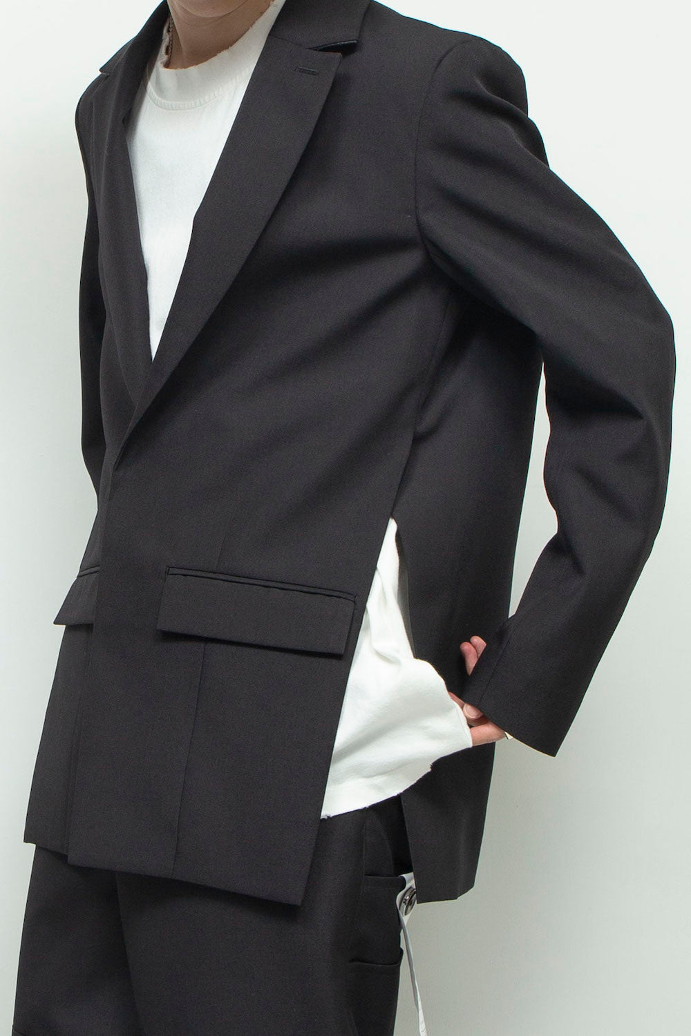 LB24AW-JK06-ADK | サイドベントテーラードジャケット | BLACK