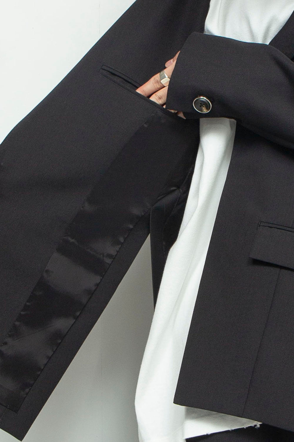 LB24AW-JK06-ADK | サイドベントテーラードジャケット | BLACK