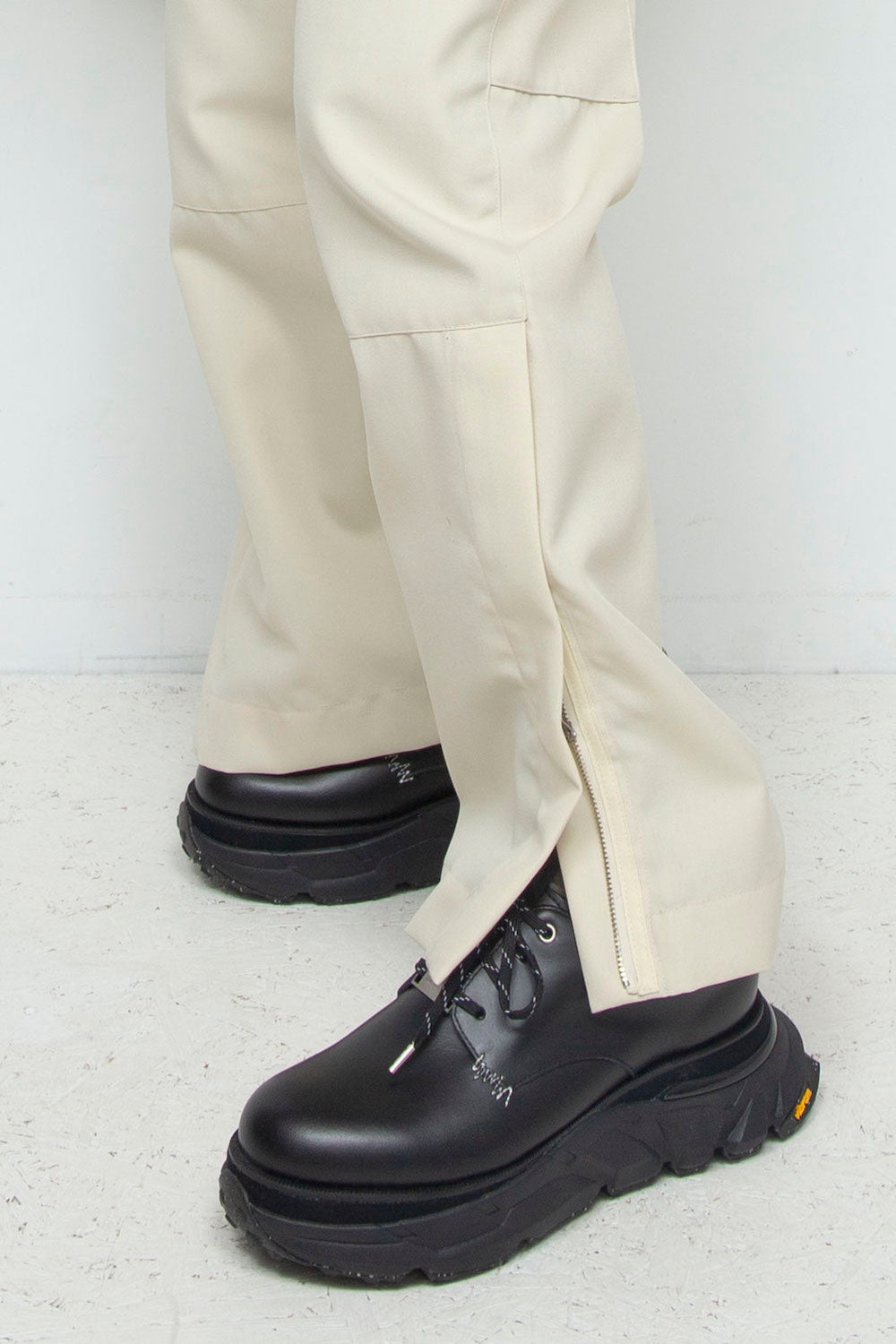 LB24AW-PT07-ADK | サイドジップペインタートラウザー | IVORY