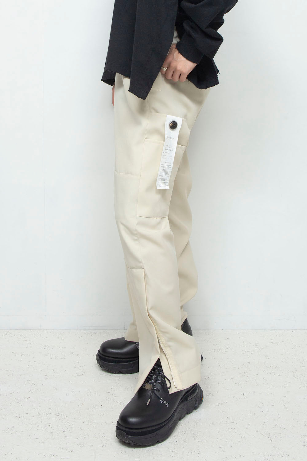 LB24AW-PT07-ADK | サイドジップペインタートラウザー | IVORY