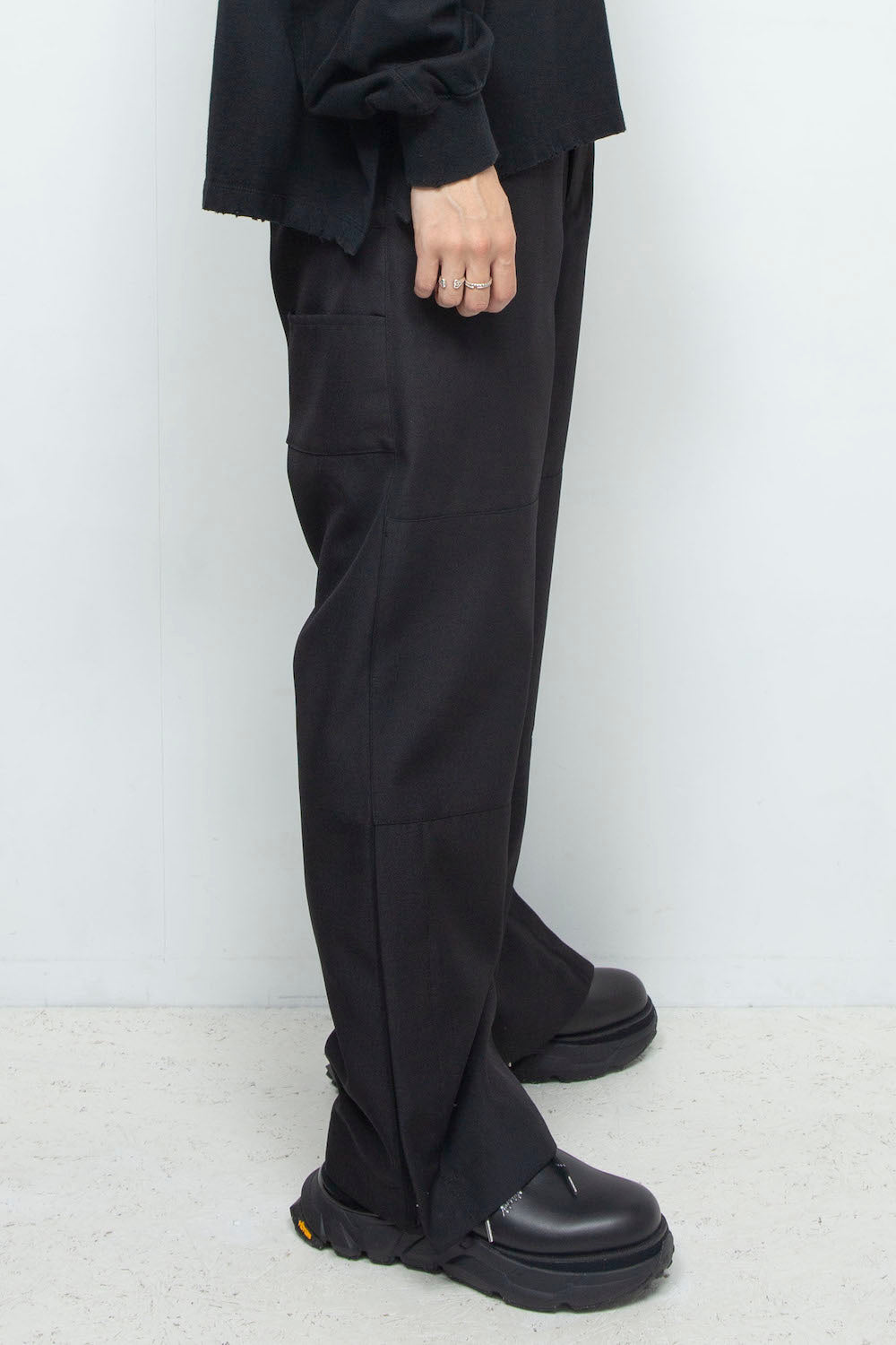 LB24AW-PT07-ADK | サイドジップペインタートラウザー | BLACK