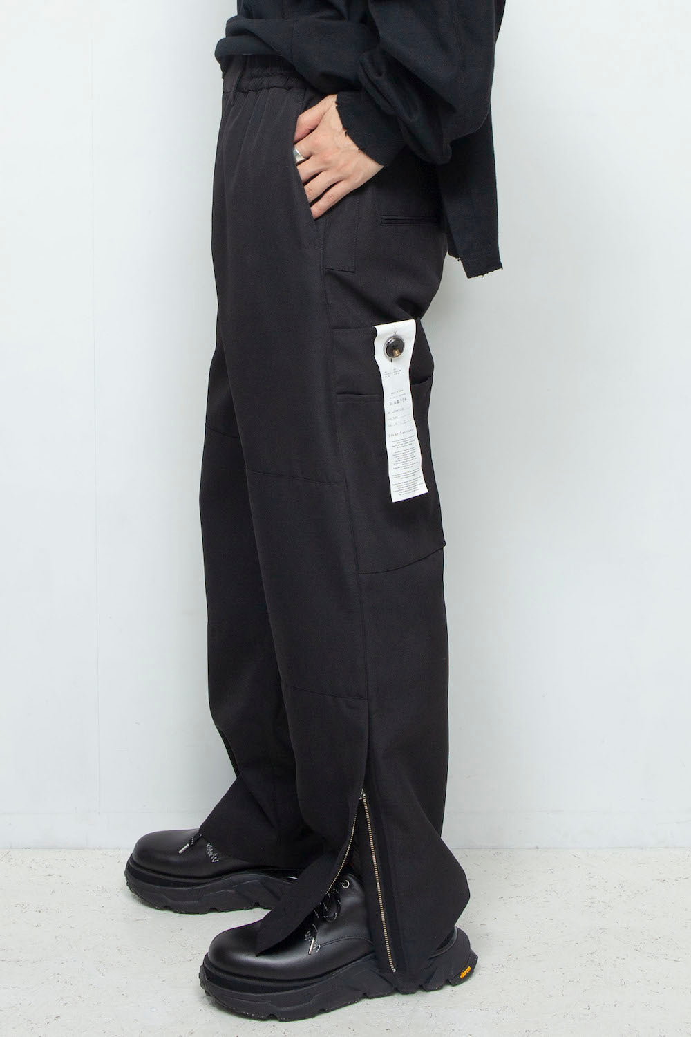 LB24AW-PT07-ADK | サイドジップペインタートラウザー | BLACK