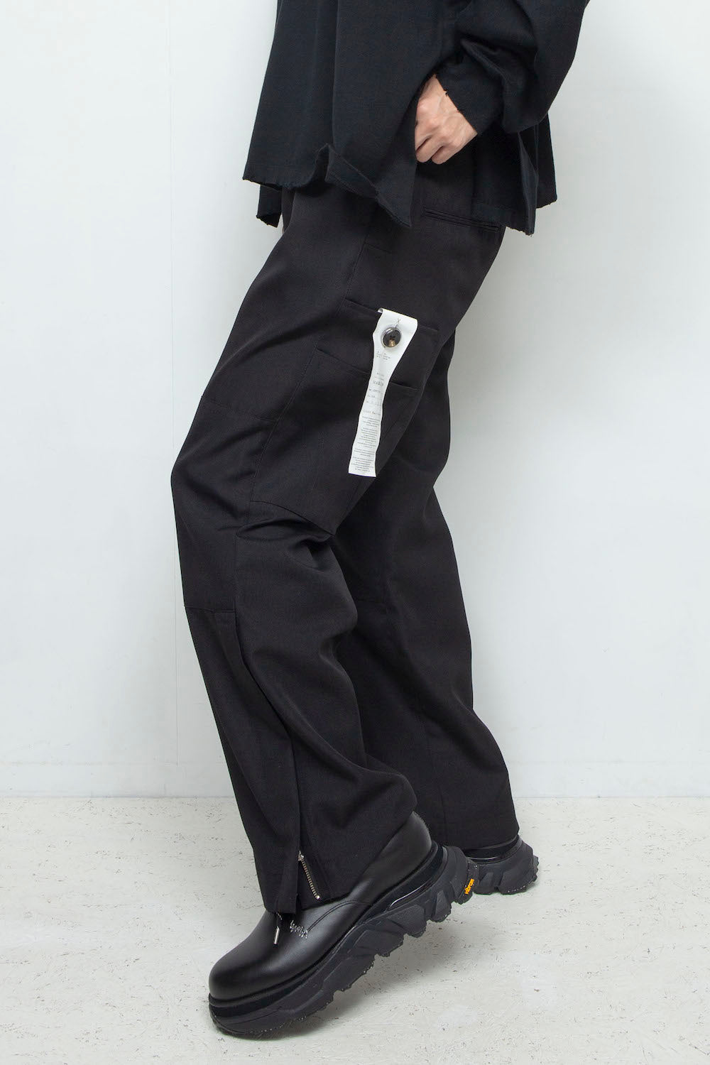 LB24AW-PT07-ADK | サイドジップペインタートラウザー | BLACK
