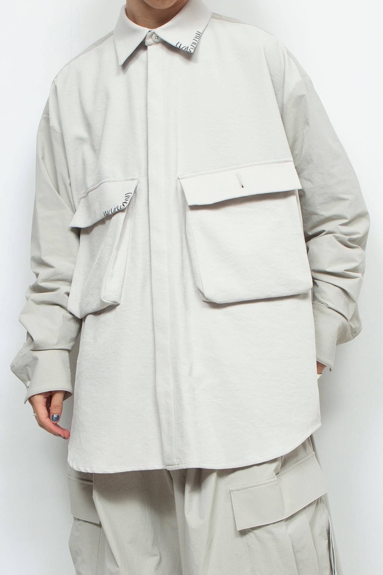 LB24AW-SH07-PAK-NBG | 手工缝制 CPO 衬衫夹克 | 霜白色
