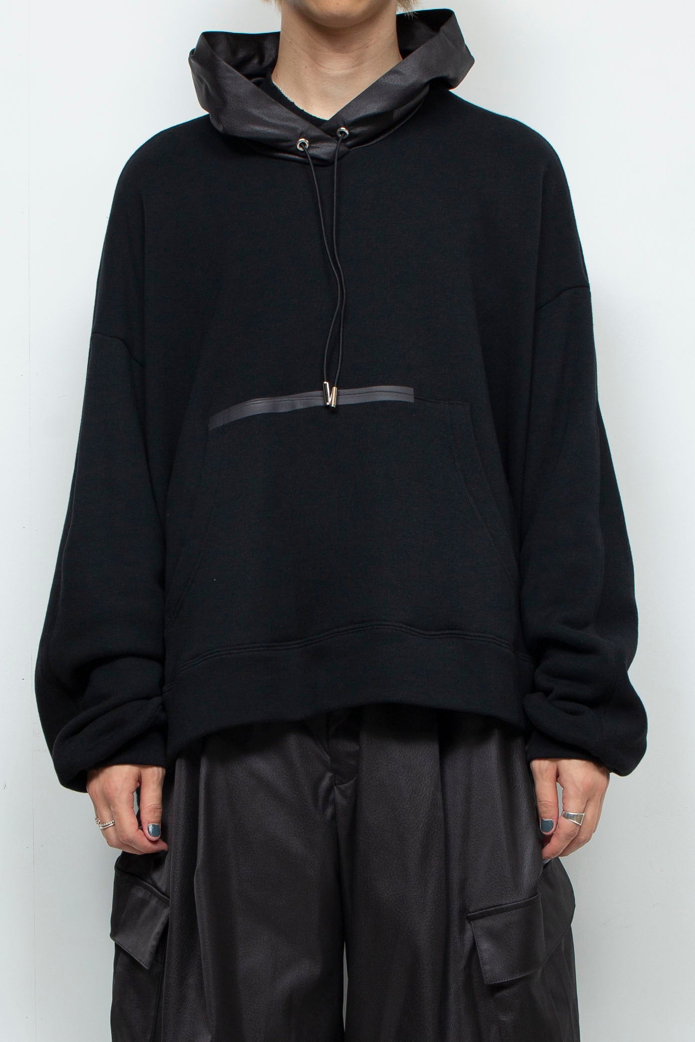 LB24AW-PK01-YGEMB | 贴胶辅助组合连帽衫 |