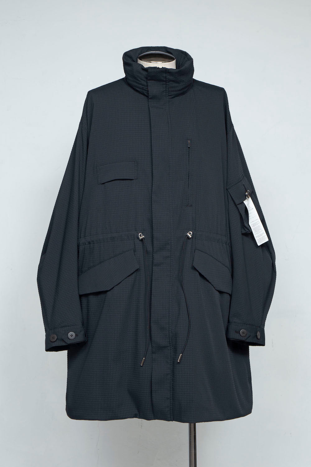 LB25SS-FC01-DTA | 'TORAY' Dot Air®︎ フィッシュテールスプリングコート | BLACK