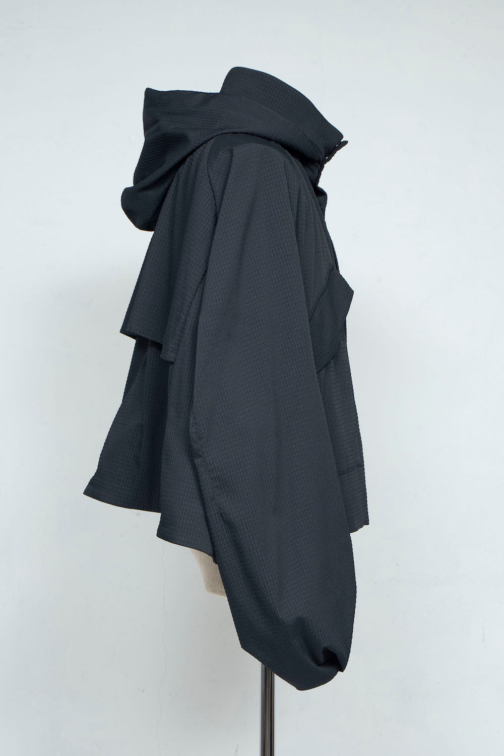 LB25SS-BL03-DTA | 'TORAY' Dot Air®︎ クロップドフードブルゾン | BLACK
