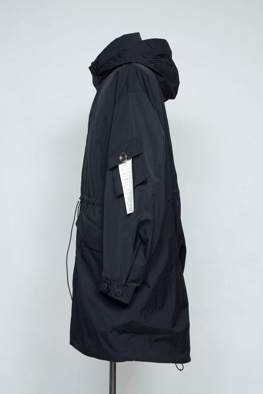 <last>
*Limited Edition Fabric* LB25SS-FC01-HCVN | Vintage Nylon Fishtail Spring Coat | Black</last>