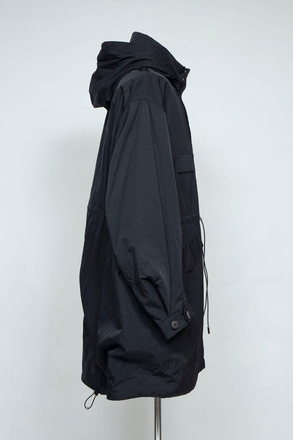 <last>
*Limited Edition Fabric* LB25SS-FC01-HCVN | Vintage Nylon Fishtail Spring Coat | Black</last>