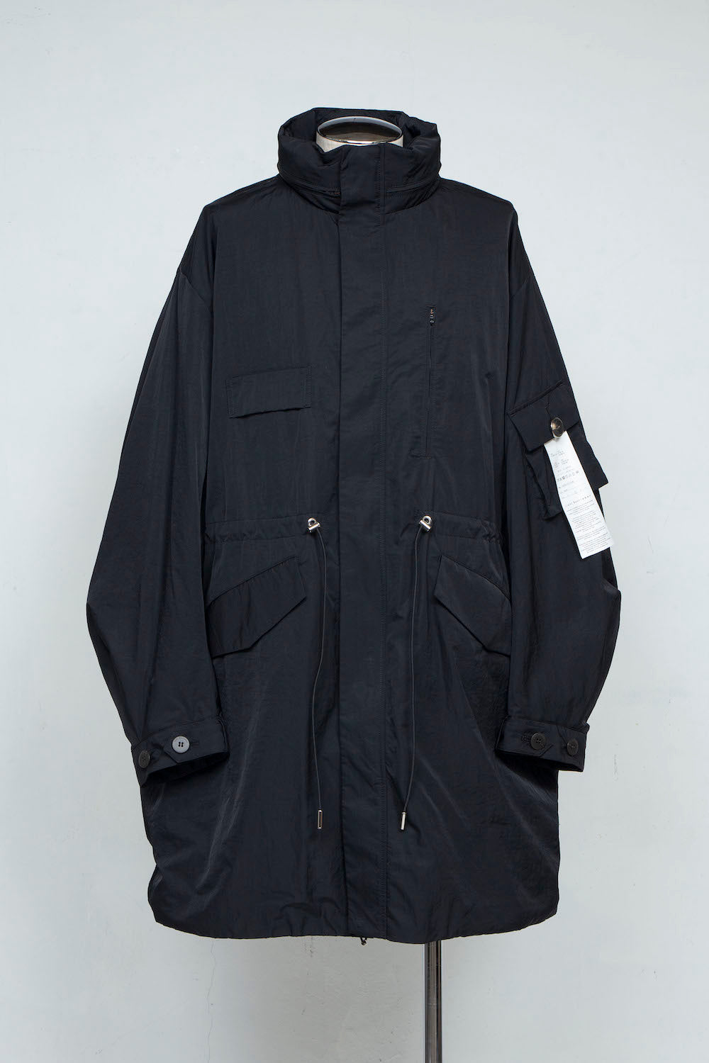 <last>
*Limited Edition Fabric* LB25SS-FC01-HCVN | Vintage Nylon Fishtail Spring Coat | Black</last>