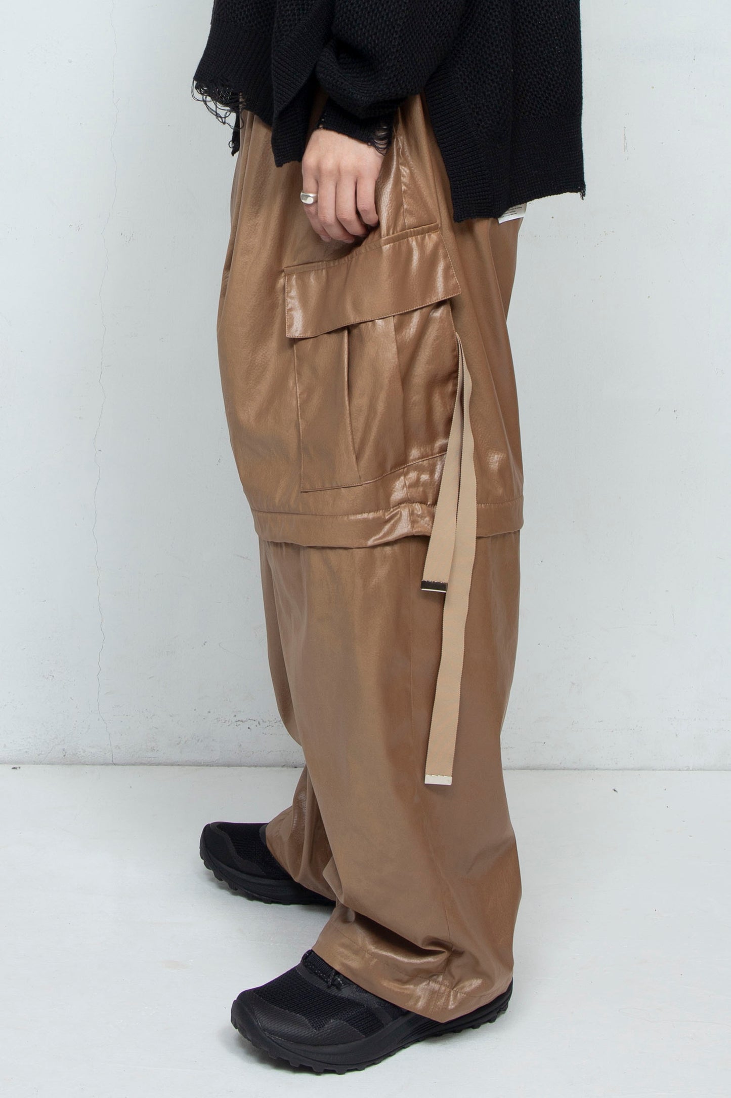 <LAST 1点> LB25SS-PT05-FFL | FAKE-FAKE LEATHER Ⅱ デタッチャブルカーゴパンツ | BROWN
