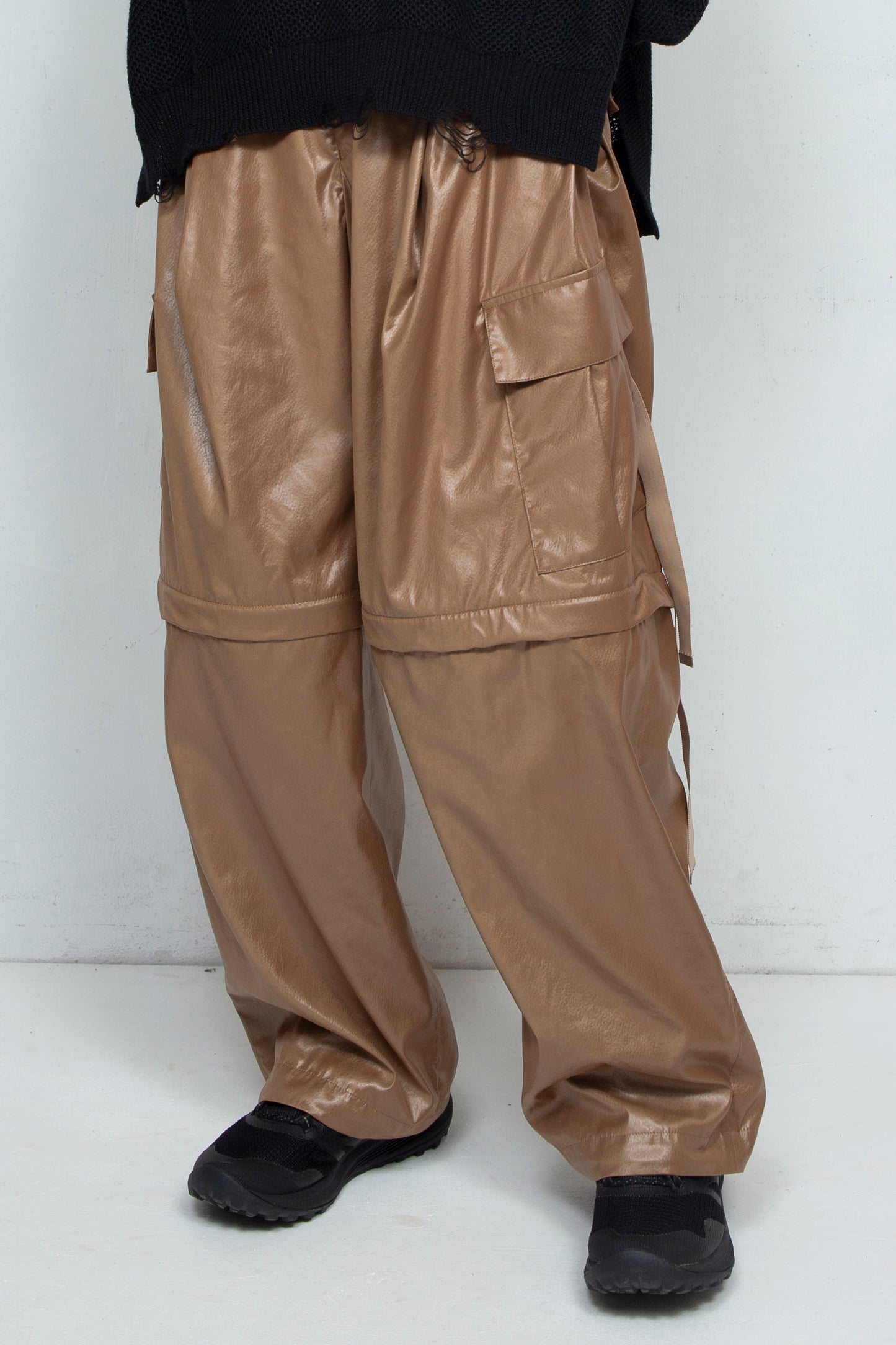 <LAST 1点> LB25SS-PT05-FFL | FAKE-FAKE LEATHER Ⅱ デタッチャブルカーゴパンツ | BROWN