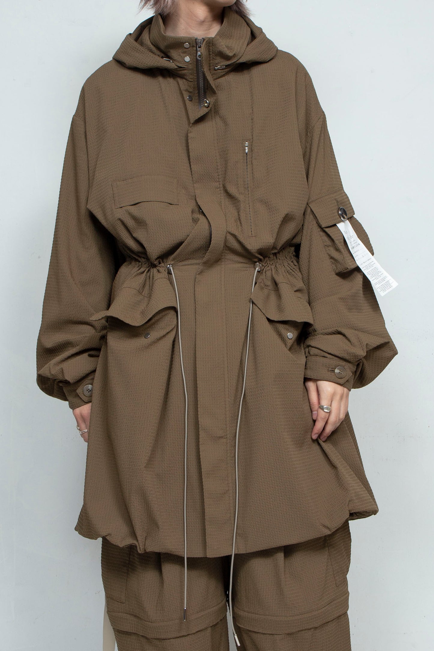 LB25SS-FC01-DTA | 'TORAY' Dot Air®︎ フィッシュテールスプリングコート | OLIVE