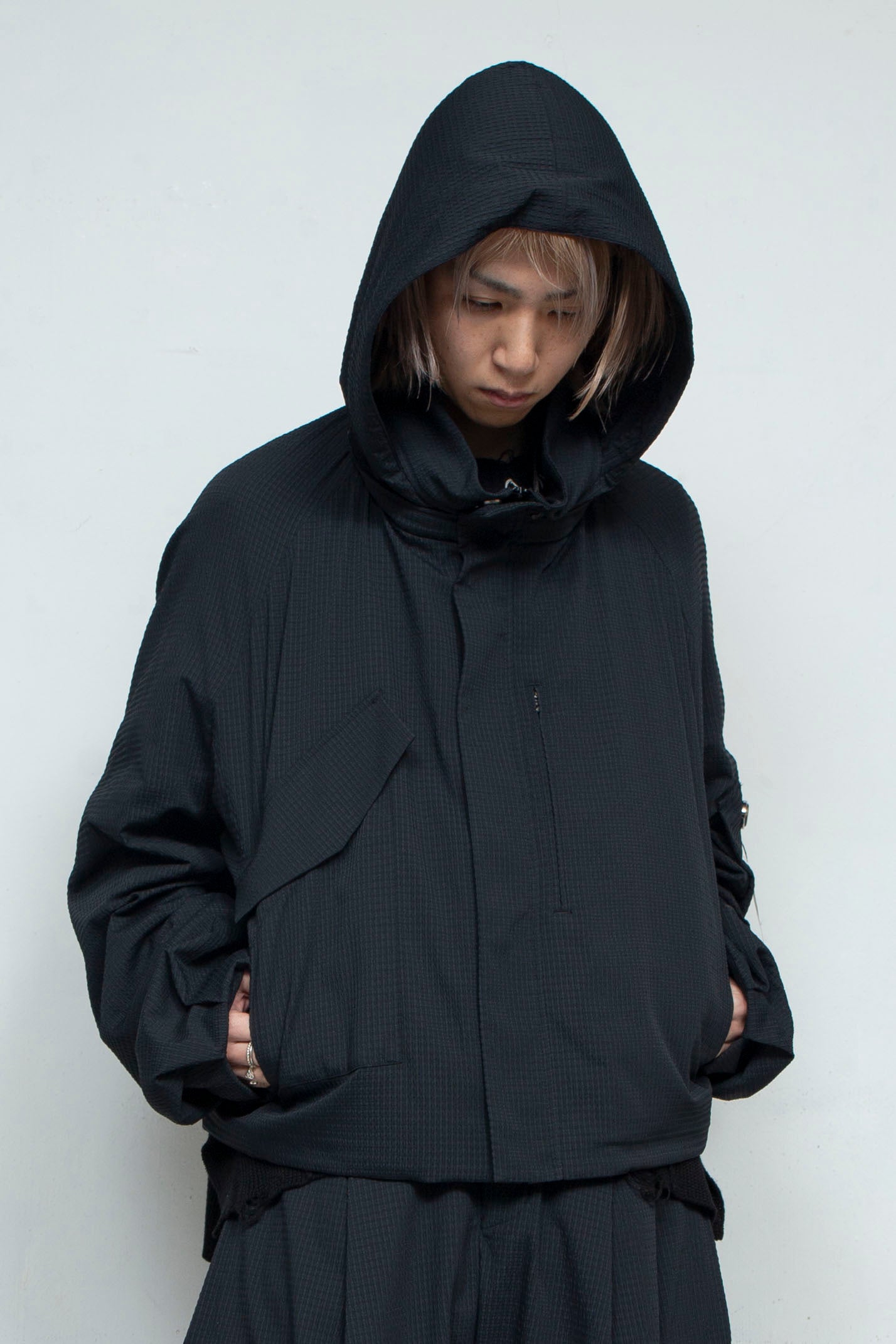 LB25SS-BL03-DTA | 'TORAY' Dot Air®︎ クロップドフードブルゾン | BLACK
