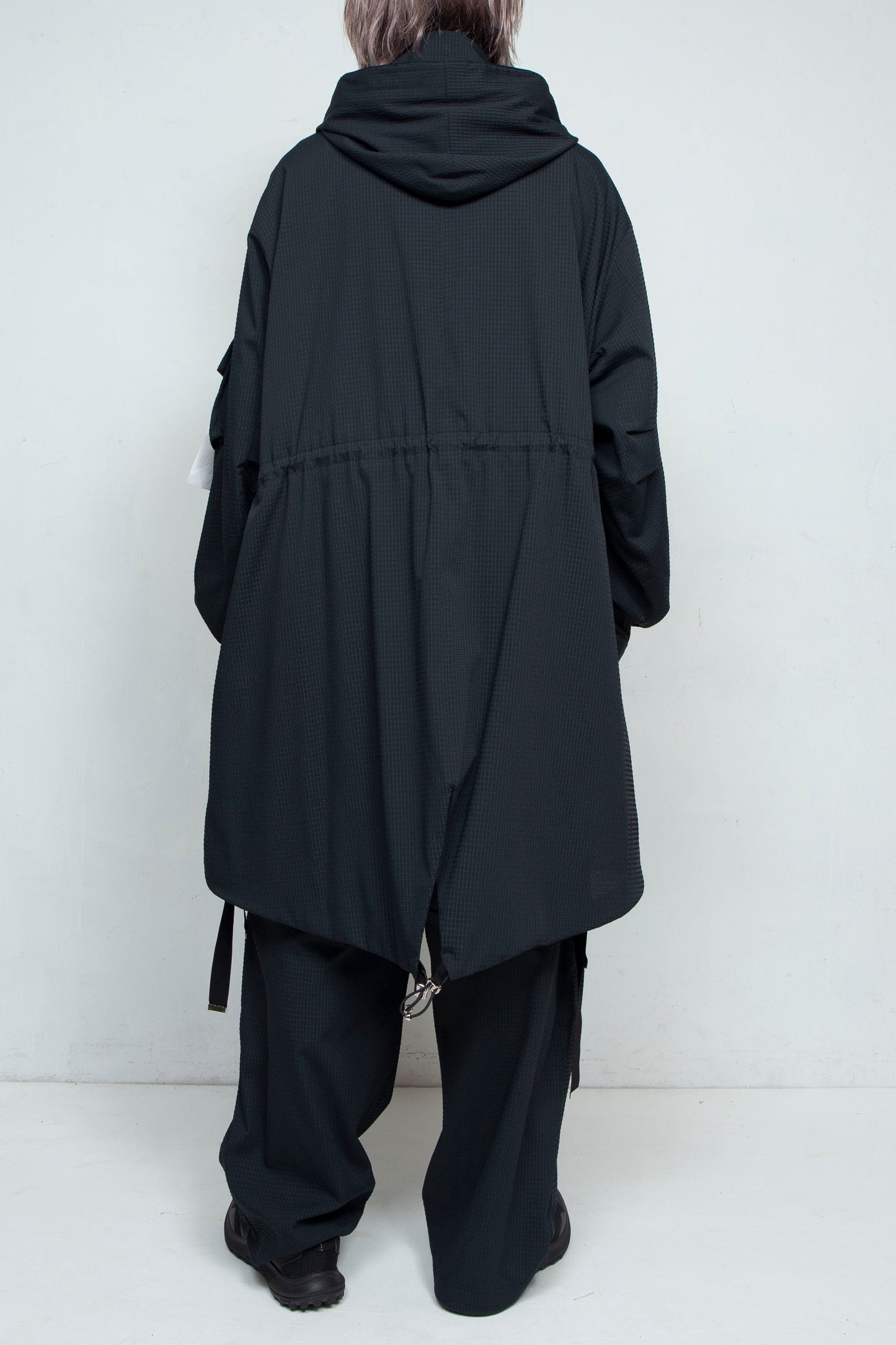 LB25SS-FC01-DTA | 'TORAY' Dot Air®︎ フィッシュテールスプリングコート | BLACK