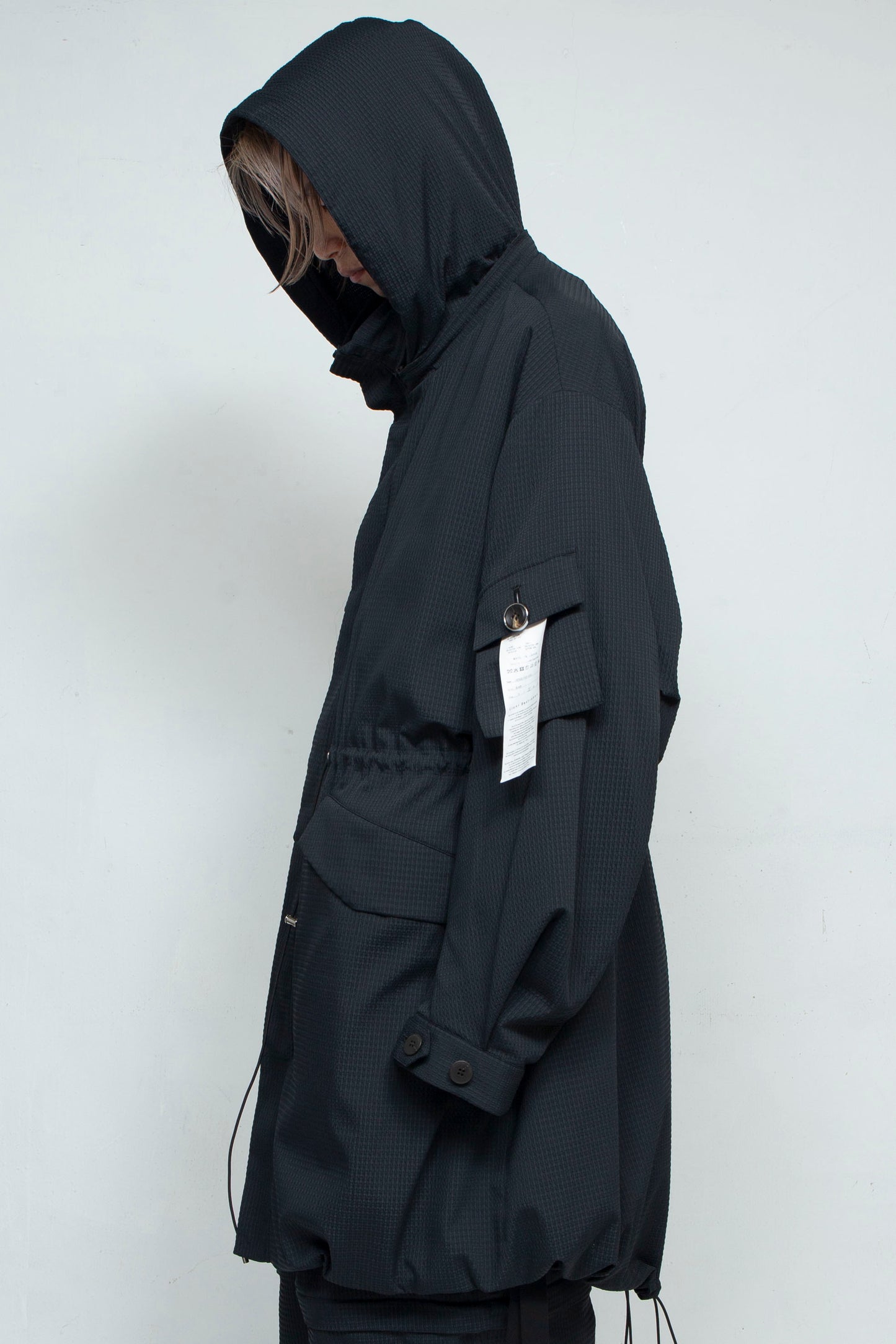 LB25SS-FC01-DTA | 'TORAY' Dot Air®︎ フィッシュテールスプリングコート | BLACK