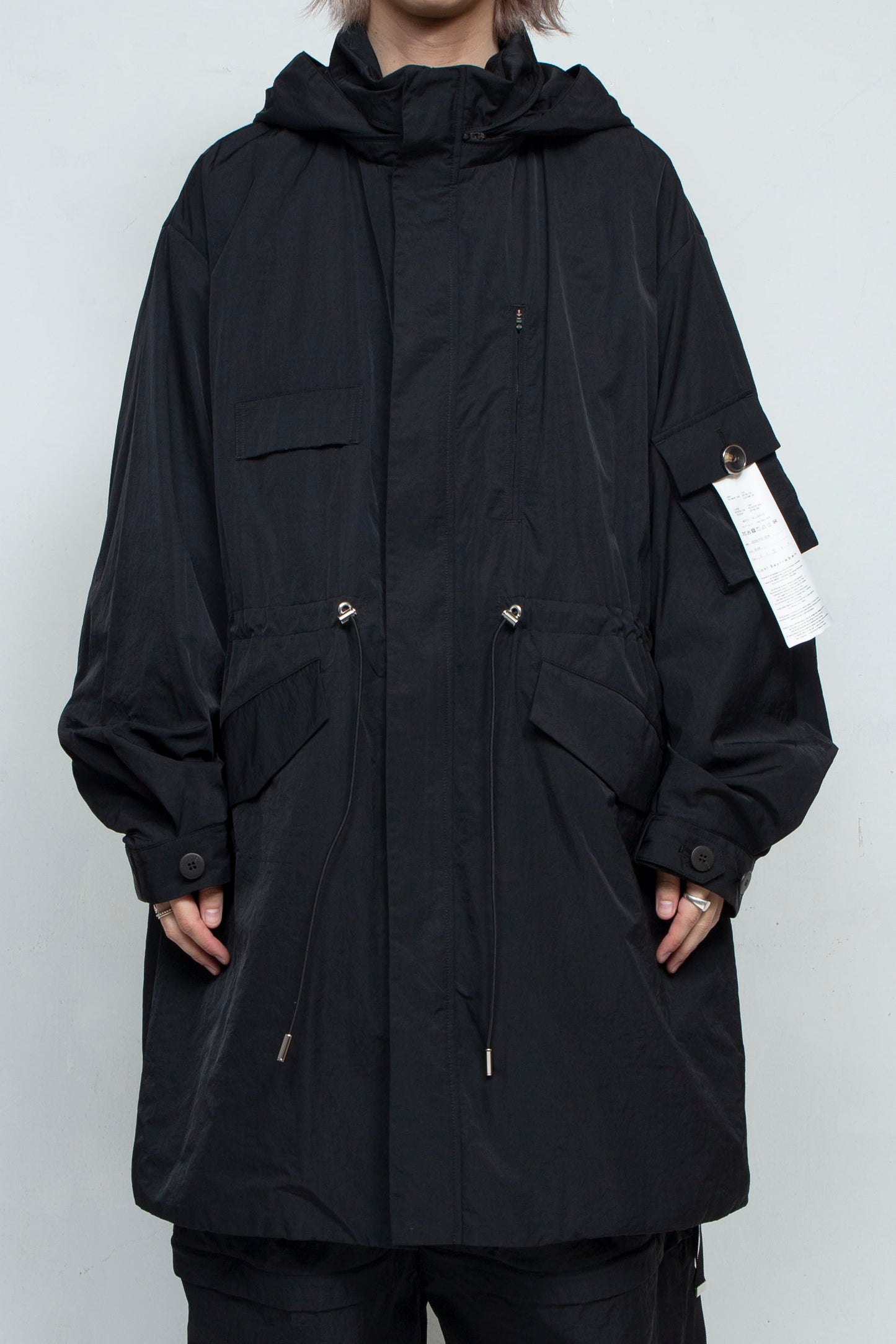 <last>
*Limited Edition Fabric* LB25SS-FC01-HCVN | Vintage Nylon Fishtail Spring Coat | Black</last>