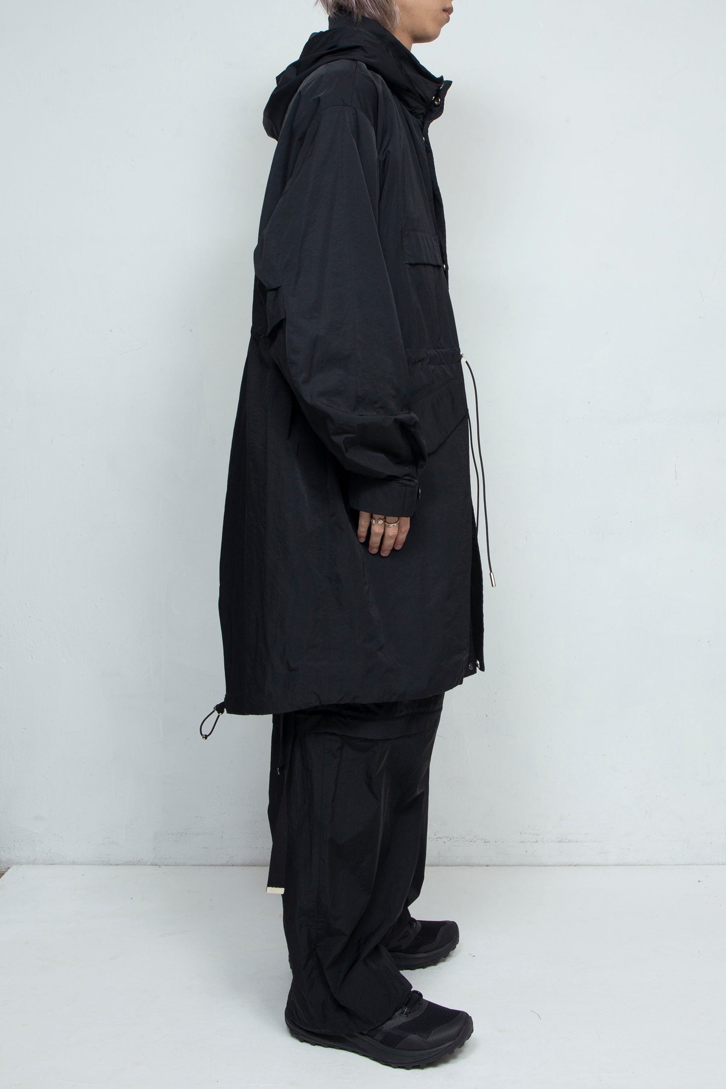 <last>
*Limited Edition Fabric* LB25SS-FC01-HCVN | Vintage Nylon Fishtail Spring Coat | Black</last>