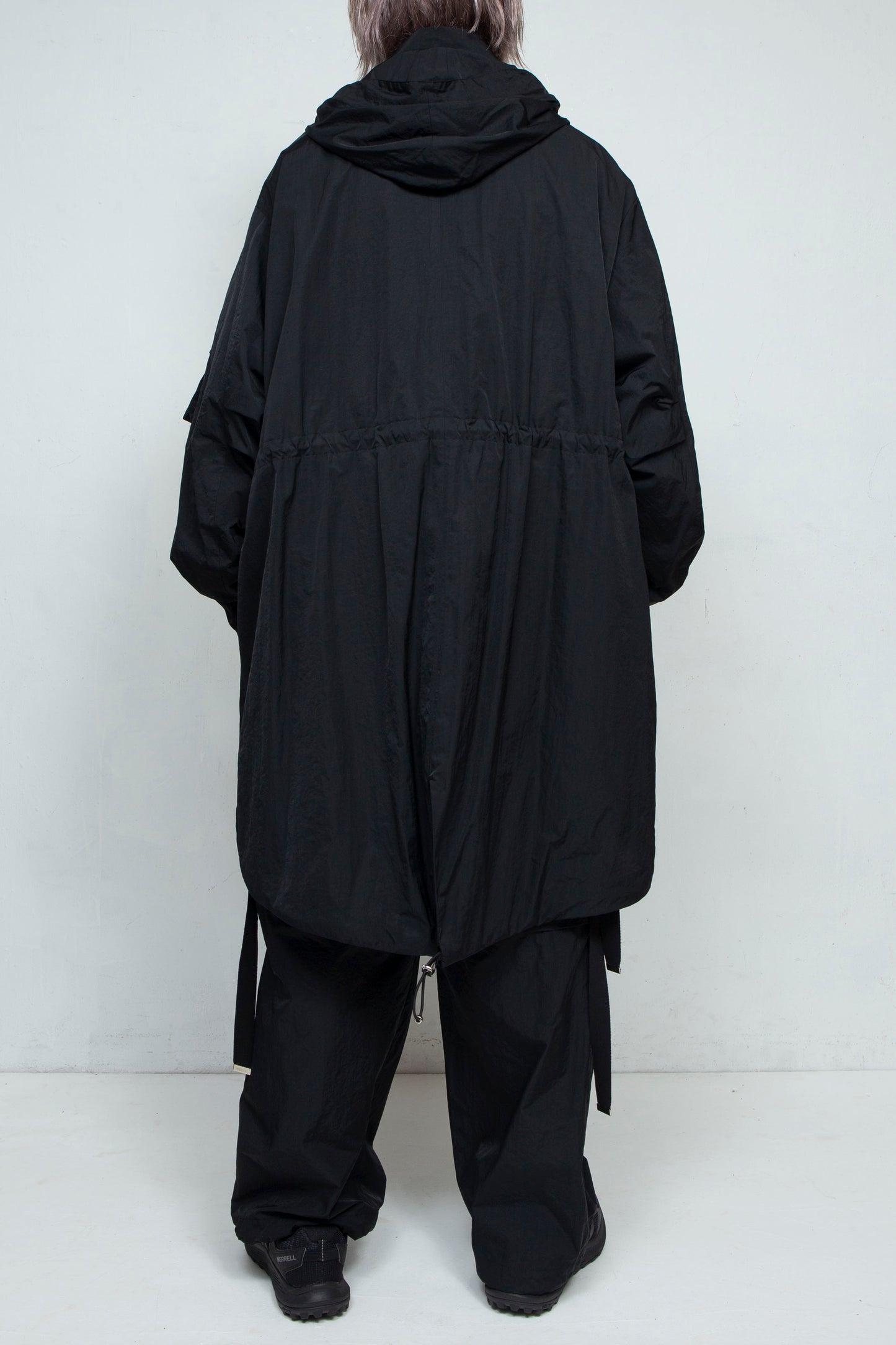 <last>
*Limited Edition Fabric* LB25SS-FC01-HCVN | Vintage Nylon Fishtail Spring Coat | Black</last>