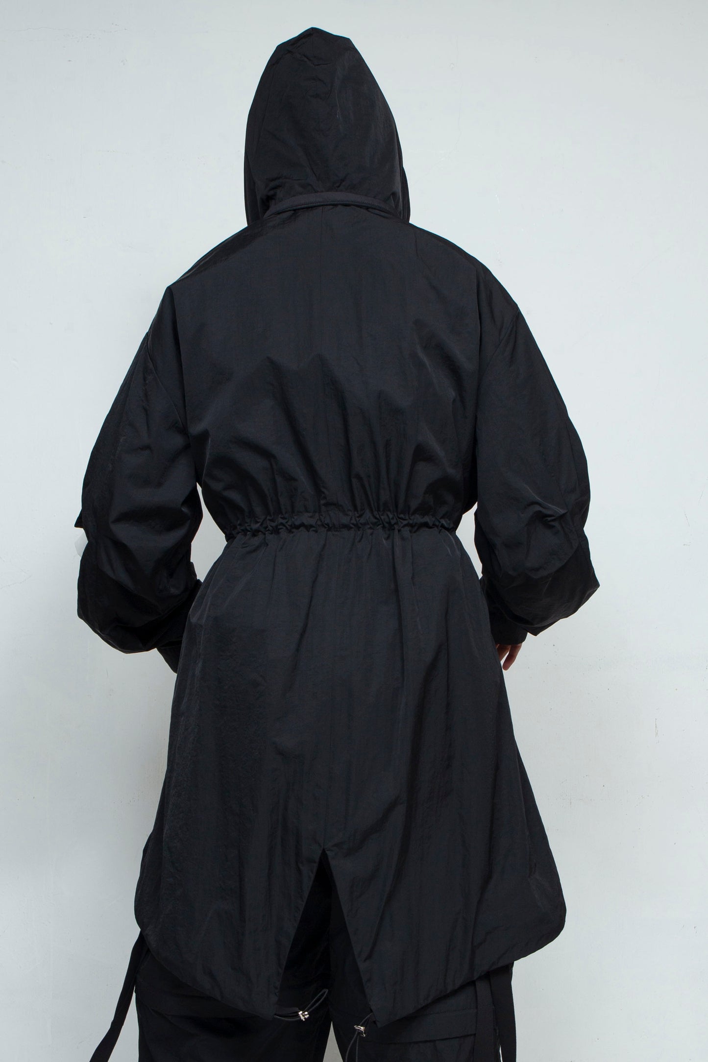 <last>
*Limited Edition Fabric* LB25SS-FC01-HCVN | Vintage Nylon Fishtail Spring Coat | Black</last>