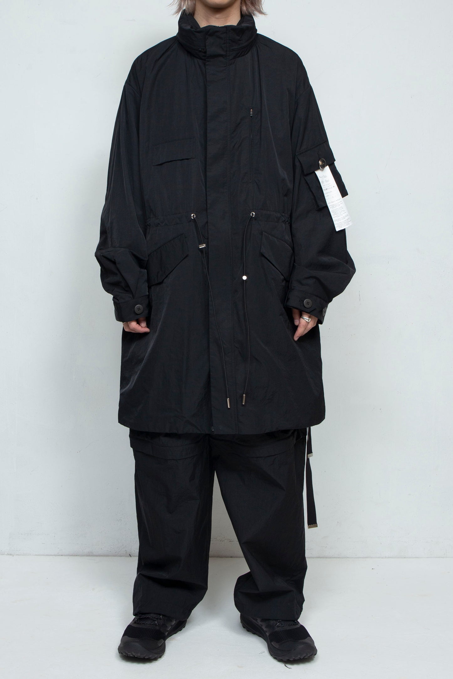 <last>
*Limited Edition Fabric* LB25SS-FC01-HCVN | Vintage Nylon Fishtail Spring Coat | Black</last>