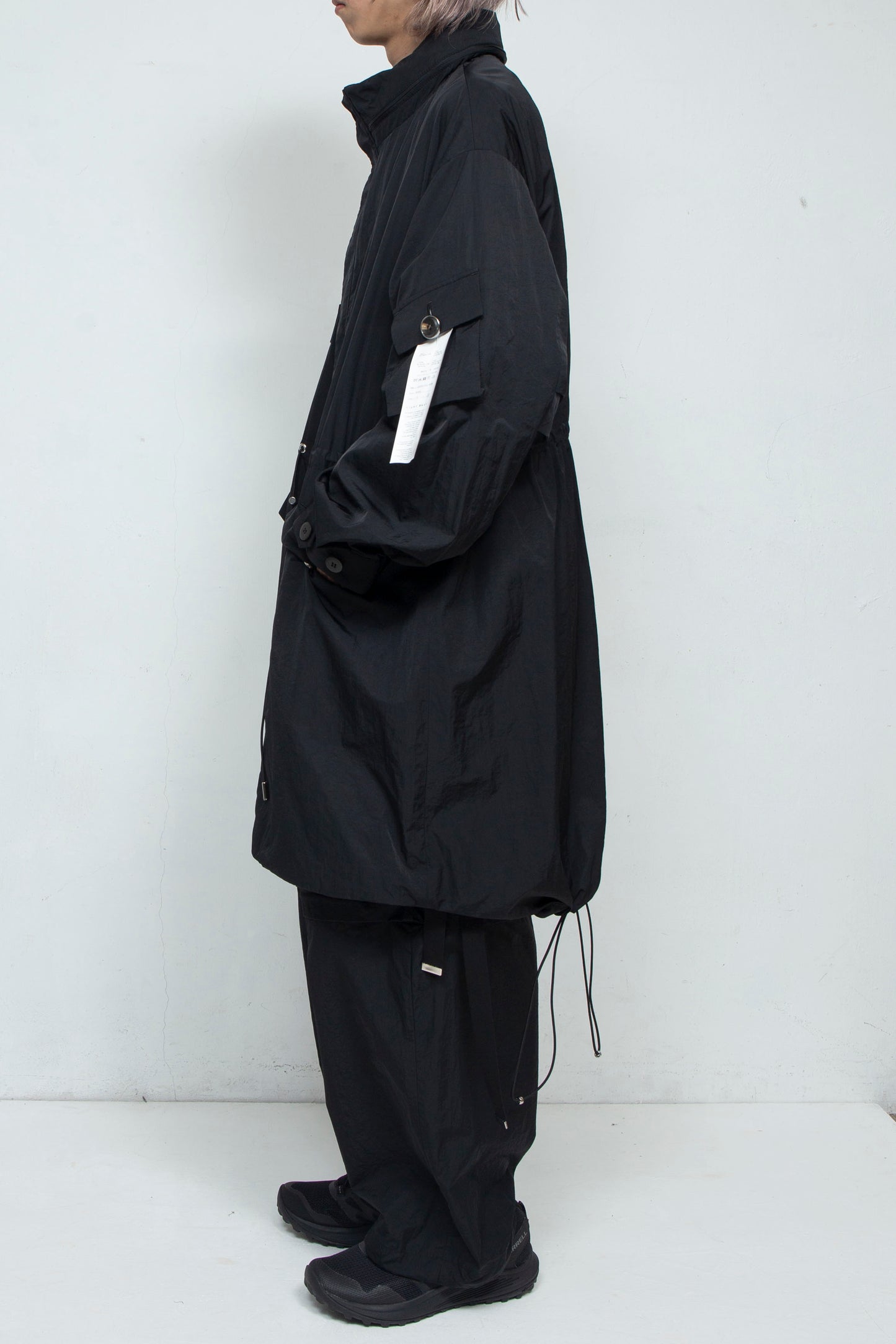 <last>
*Limited Edition Fabric* LB25SS-FC01-HCVN | Vintage Nylon Fishtail Spring Coat | Black</last>