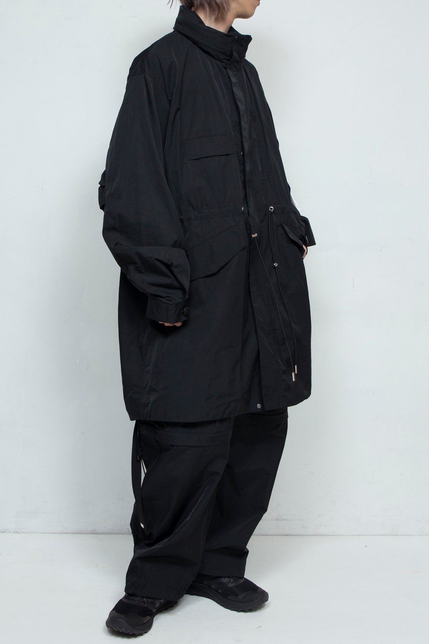 <last>
*Limited Edition Fabric* LB25SS-FC01-HCVN | Vintage Nylon Fishtail Spring Coat | Black</last>