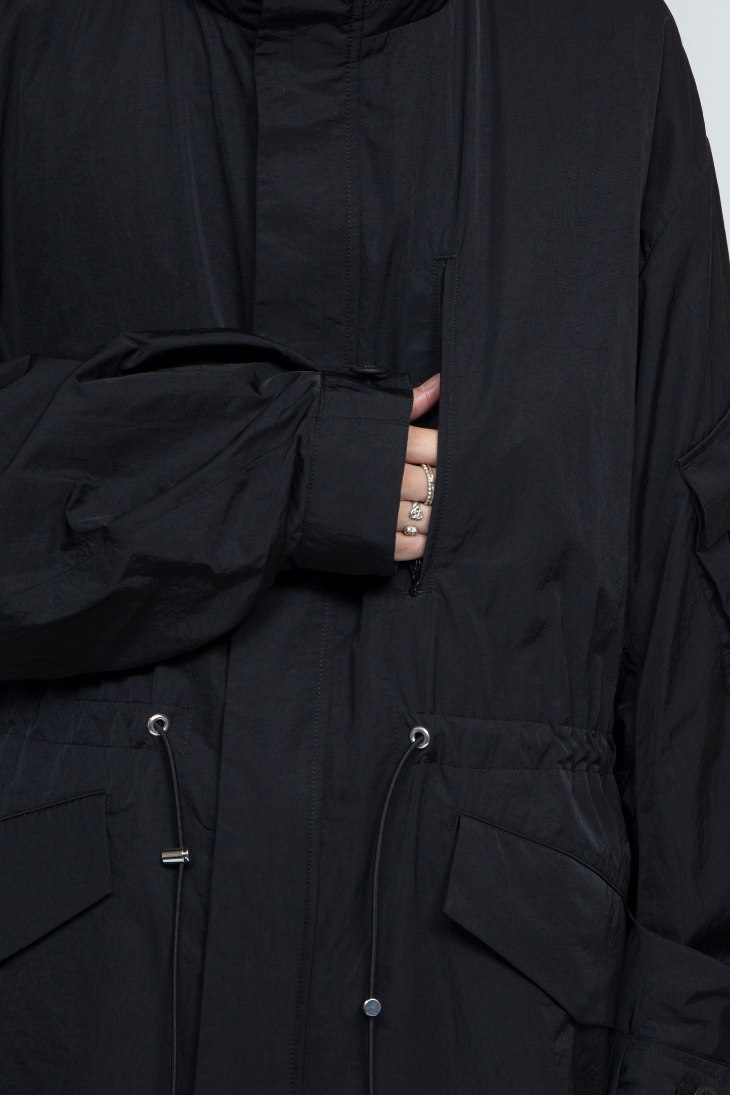 <last>
*Limited Edition Fabric* LB25SS-FC01-HCVN | Vintage Nylon Fishtail Spring Coat | Black</last>