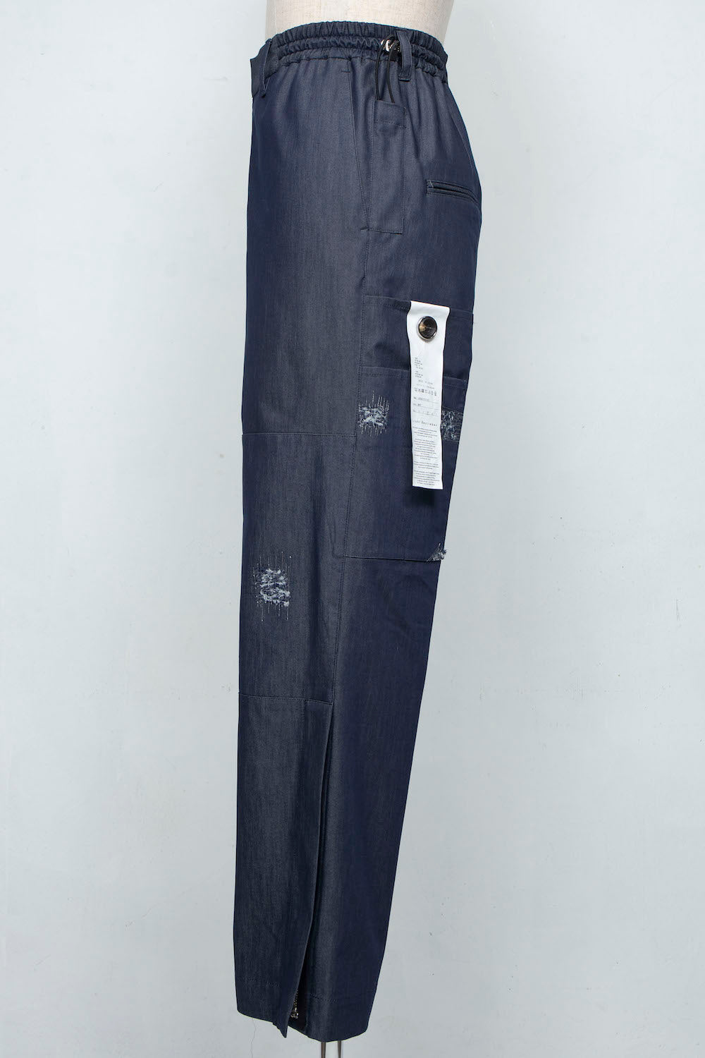 <LAST 1点>
LB25SS-PT07-DDI | COOLMOTION®️ダメージエンブロイダリーデニムペイントトラウザー | NAVY