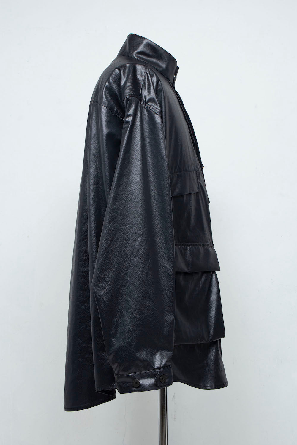 <LAST 1点>
LB25SS-SH07-FFL| FAKE-FAKE LEATHER Ⅱ M-65モチーフシャツジャケット | BLACK