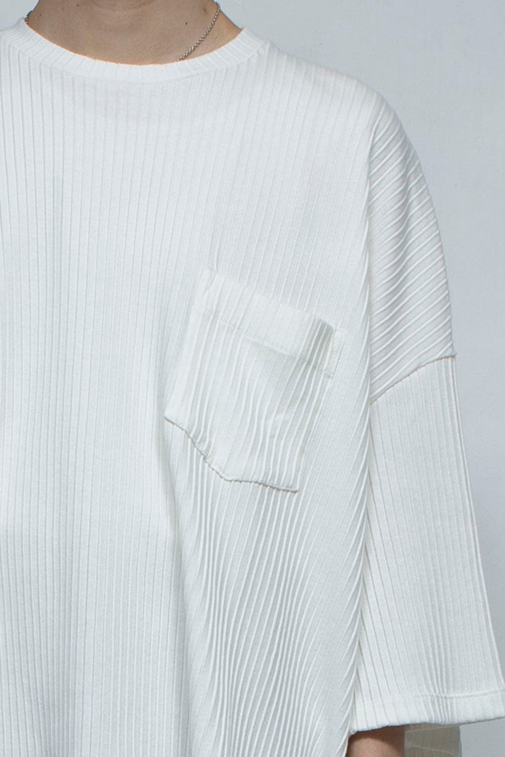LB24SS-TE09-CPR-PL | 褶皱罗纹针织侧开衩 T 恤 | OFF WHITE