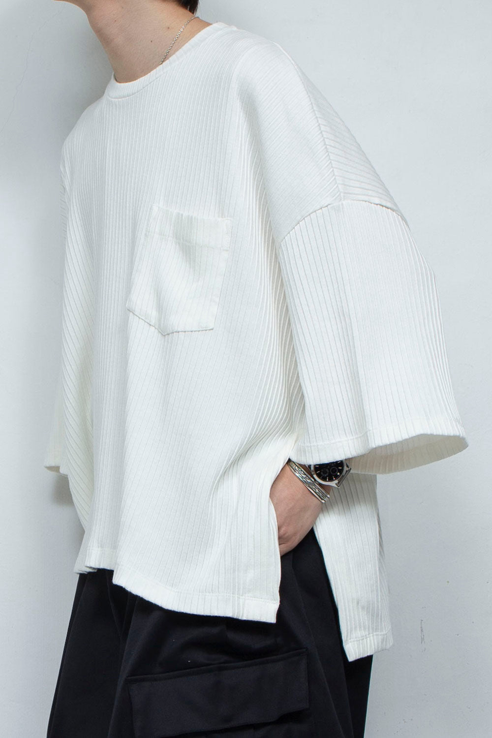 LB24SS-TE09-CPR-PL | 褶皱罗纹针织侧开衩 T 恤 | OFF WHITE
