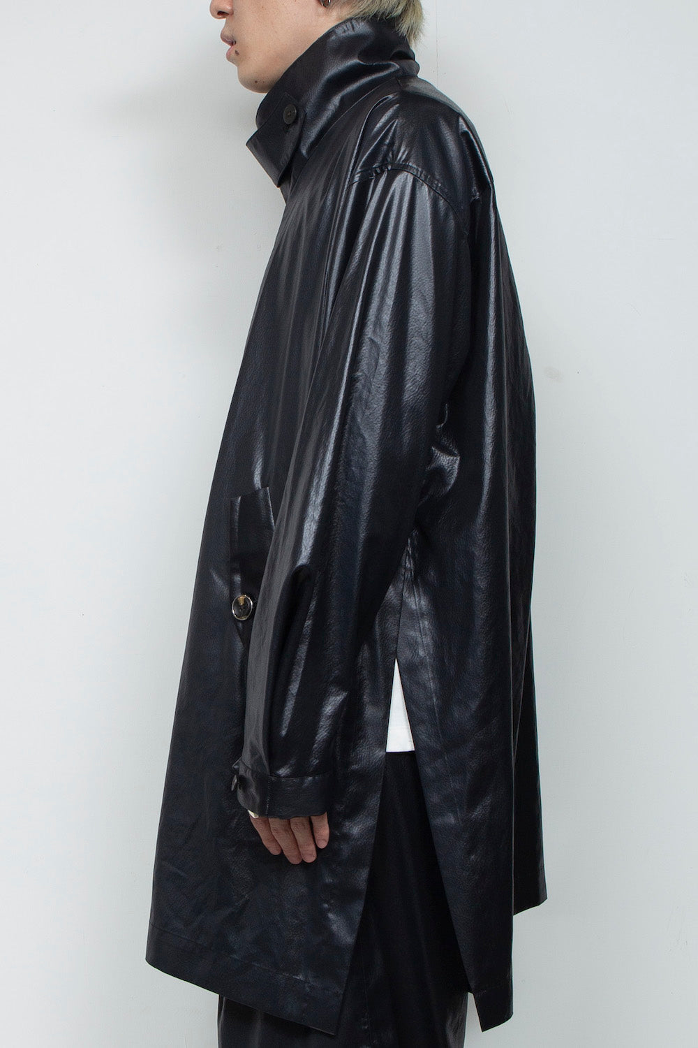 <LAST 1点> LB25AW-SHCO01-FFL | FAKE-FAKE LEATHER Ⅱ ステンカラーライトコート | BLACK