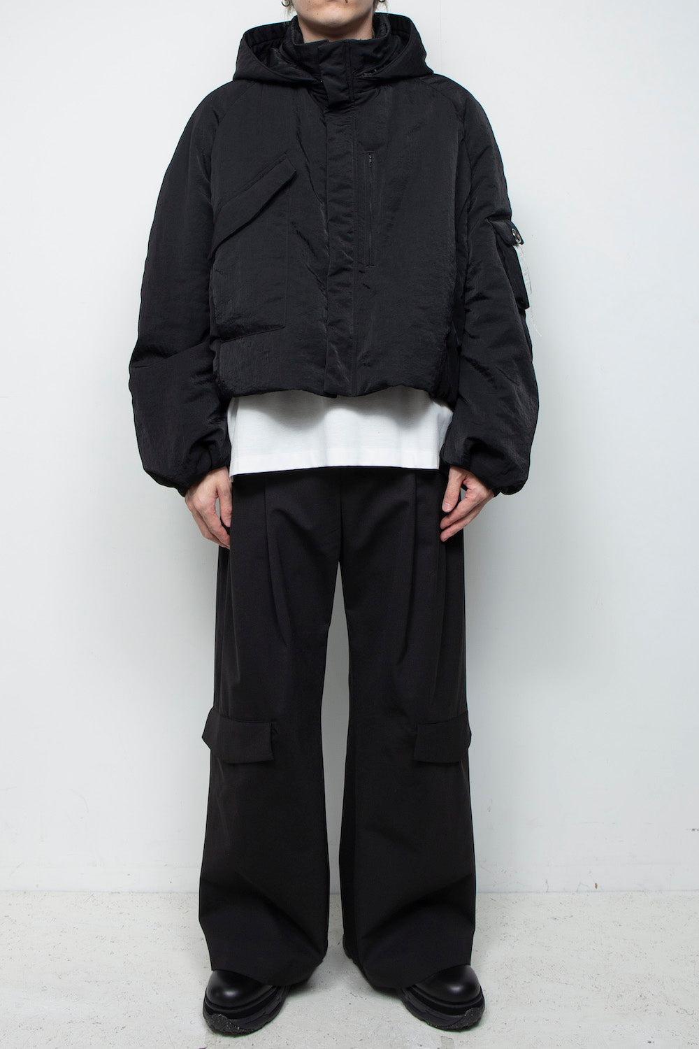 <LAST 1点> LB25AW-BL03-VTN | QUOISM®️パッティングショートフードブルゾン | BLACK
